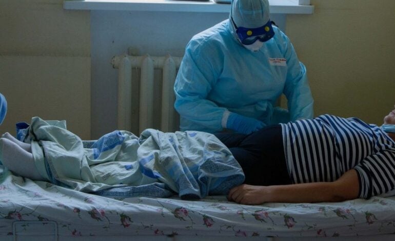 W niektórych ukraińskich szpitalach zaczyna brakować tlenu dla pacjentów z chorobą koronawirusową