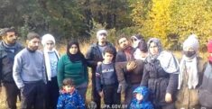 „Imigranci jedzą liście, piją wodę z kałuż, są bliscy śmierci”. Takie komunikaty pojawiły się w kurdyjskich mediach