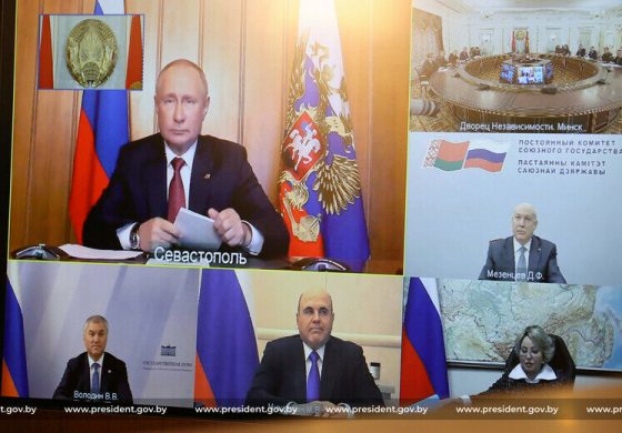 Łukaszenka rozpętał w kraju piekło tylko po to, by poddać się Rosji?