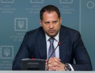 Niedoszły zamach stanu na Ukrainie: Zełenski ufa dyrektorowi swojej kancelarii