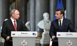 Le Figaro: Macron odradza firmom z Francji wychodzenia z rynku rosyjskiego