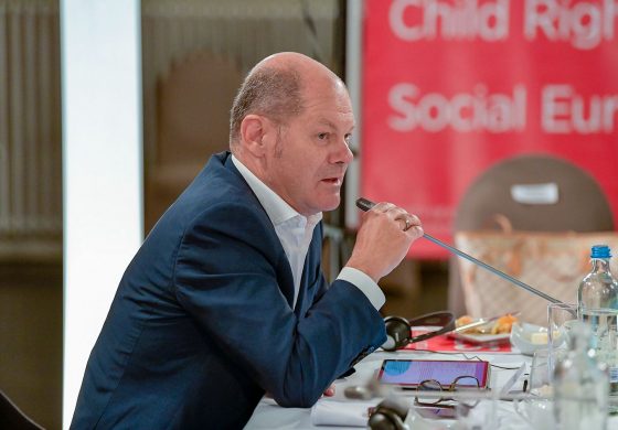 Niemcy zapowiadają "zwrot o 180 stopni" w polityce wobec Rosji: Scholz chce ścigać Putina