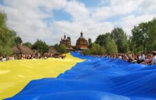 Zdecydowana większość Ukraińców uważa język ukraiński za swój ojczysty