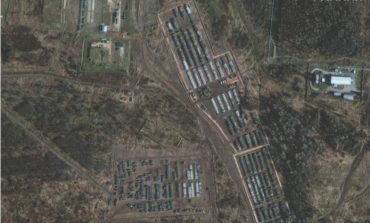 Zdjęcia satelitarne pokazują nowe nagromadzenie rosyjskich sił zbrojnych w pobliżu Ukrainy