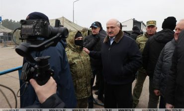 Łukaszenka przyjechał na granicę. "Przygotowuje się do długotrwałego utrzymywania migrantów przy granicy z Polską"