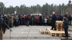 Łukaszenka: Polska bariera „praktycznie nie działa na migrantów”