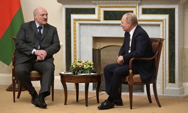 Dyktatorzy uzgodnili, że duże ćwiczenia wojskowe pokryją się z referendum konstytucyjnym na Białorusi