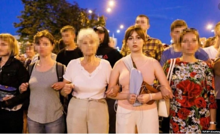 Za jedno zdjęcie z pokojowego protestu w Mińsku studentka trafi na 3 lata do łagrów