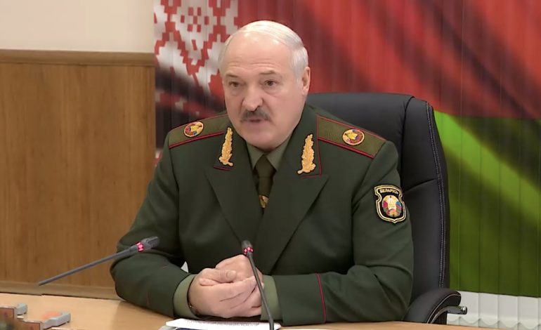 Łukaszenka, Putin i Tokajew na gorącej linii. “Omawiają plan pomocy władzom Kazachstanu”