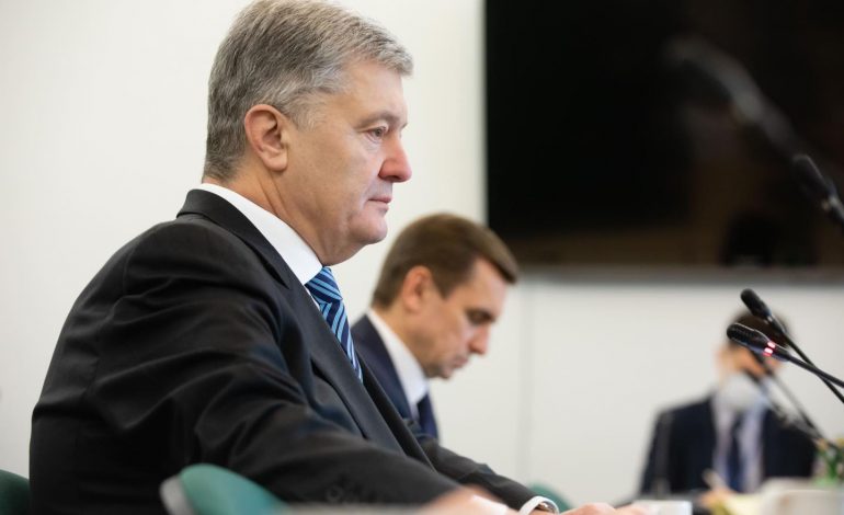 Państwowe Biuro Śledcze Ukrainy: Poroszenko celowo wyjechał za granicę, aby uniknąć doręczenia mu aktu o postawieniu zarzutów