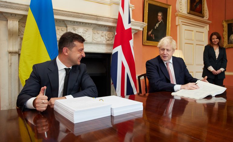 Wielka Brytania przygotowuje zaostrzenie sankcji wobec Rosji. Mogą też uderzyć w Putina