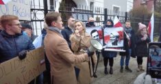 Pikieta przed konsulatem Rosji w Gdańsku. Uczestnicy domagali się uwolnienia uwięzionych Polaków (WIDEO)