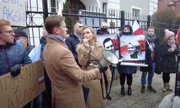 Pikieta przed konsulatem Rosji w Gdańsku. Uczestnicy domagali się uwolnienia uwięzionych Polaków (WIDEO)