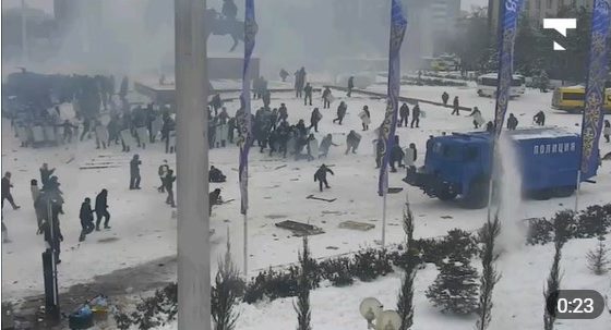 Dziesiątki zabitych, czerwony poziom zagrożenia terrorystycznego. Co się dzieje w Kazachstanie 7 stycznia?