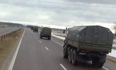 Co się dzieje na Białorusi? Kolumny wojskowych ciężarówek i sprzętu przy granicy