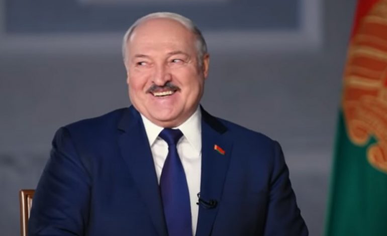 Co za cynizm. Łukaszenka życzył Ukrainie spokojnego nieba w Dniu Niepodległości