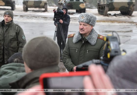 Łukaszenka sprawdza gotowość bojową swoich sił zbrojnych