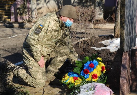 W Donbasie zginął ukraiński żołnierz, inny odniósł szok bojowy w wyniku ostrzału