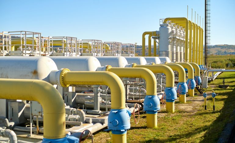 W styczniu tranzyt gazu przez Ukrainę zmniejszył się dwukrotnie