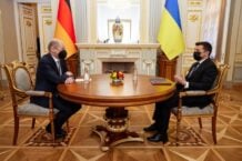 Kanclerz Niemiec w Kijowie: ustępstwa Ukrainy w sprawie Donbasu, jej członkostwo w NATO to kwestia nieokreślonej przyszłości