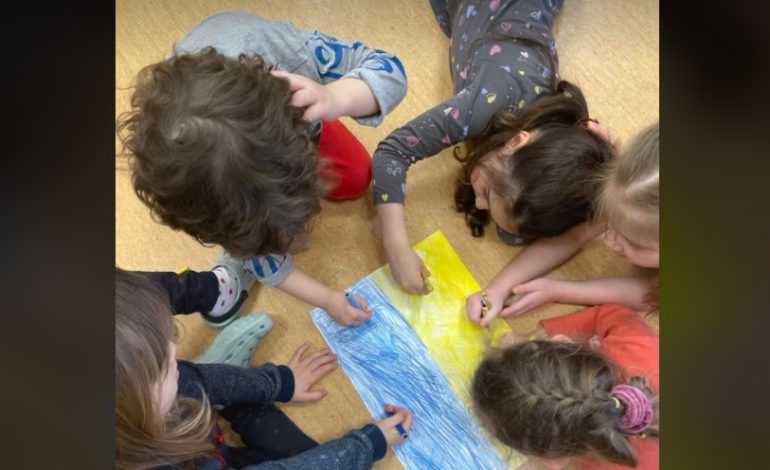 Rosjanie ostrzelali przedszkole: 2 zginęło, 17 dzieci ciężko rannych