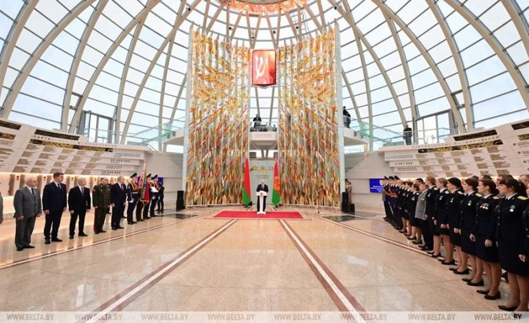 Łukaszenka: „Jeśli społeczność światowa przetrwa, to pokażemy zwolennikom faszyzmu to, o czym chcieli zapomnieć”