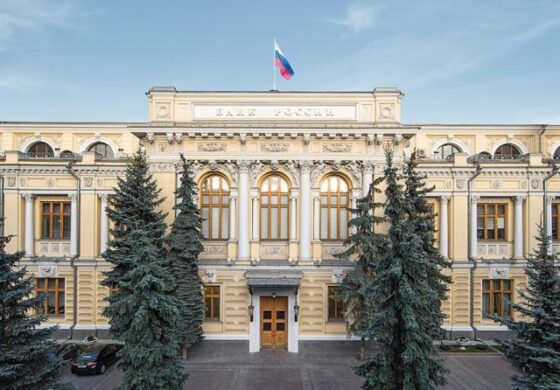 Bloomberg: Zadłużenie zagraniczne Rosji i jej firm sięga 150 mld dolarów, a niewypłacalność może zostać ogłoszona już jutro