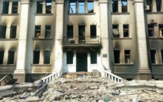 W bombardowaniu teatru w Mariupolu zginęło 300 osób. Relacja świadka