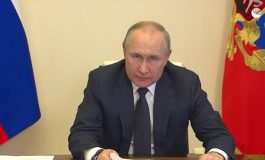 Putin: Nie będziemy biegać po świecie, wymachując bronią nuklearną jak brzytwą