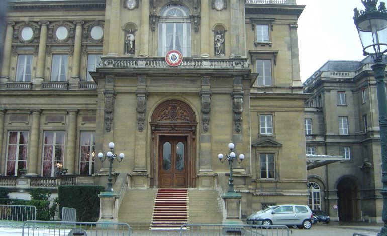 Francja wzywa Azerbejdżan do powrotu wojsk na pozycje w Górskim Karabachu