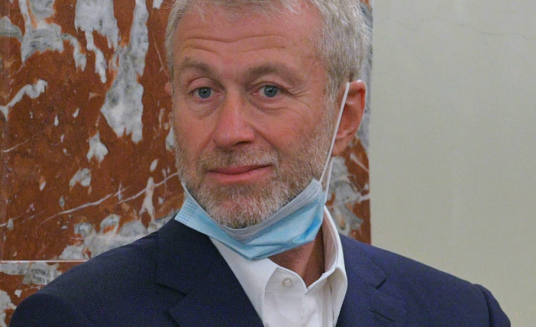 Zełenski poprosił Bidena o nienakładanie sankcji na Abramowicza. Rosyjski oligarcha może przysłużyć się Ukrainie