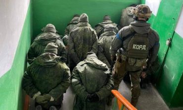 Ukraina publikuje instrukcję dla rosyjskich żołnierzy, którzy chcą się poddać. Hasło to„Żubr” lub „Bocian”