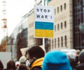 Coraz więcej zatrzymanych w Rosji za protesty przeciwko inwazji na Ukrainę
