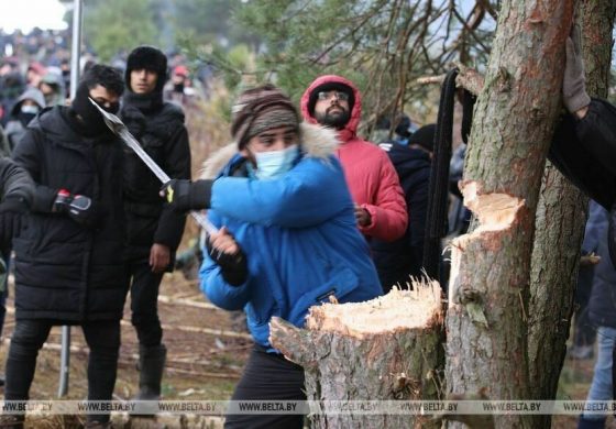PILNE: Białoruś. Obóz dla migrantów pod polską granicą zlikwidowany!
