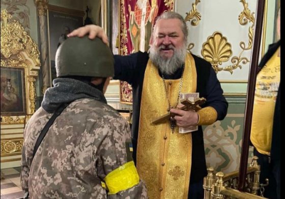 Prawosławni popi Patriarchatu Moskiewskiego błogosławią obrońców Ukrainy!