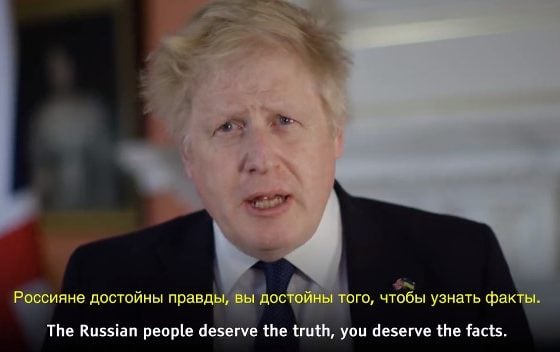 Boris Johnson do Rosjan: Wasz prezydent jest oskarżony o zbrodnie wojenne