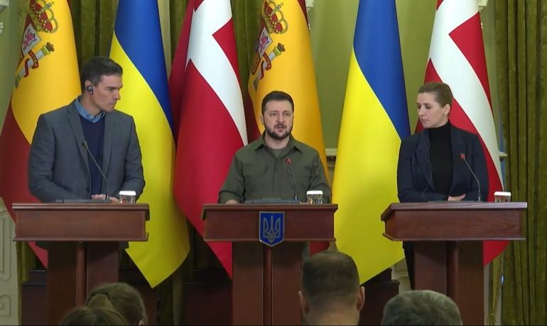 Zełenski nie wyklucza zbrojnej odsieczy dla Mariupola