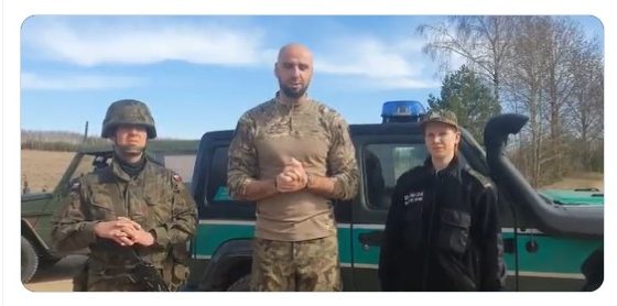 Białoruskie służby zaatakowały polskich funkcjonariuszy. Naszych wspiera Marcin Gortat (WIDEO)