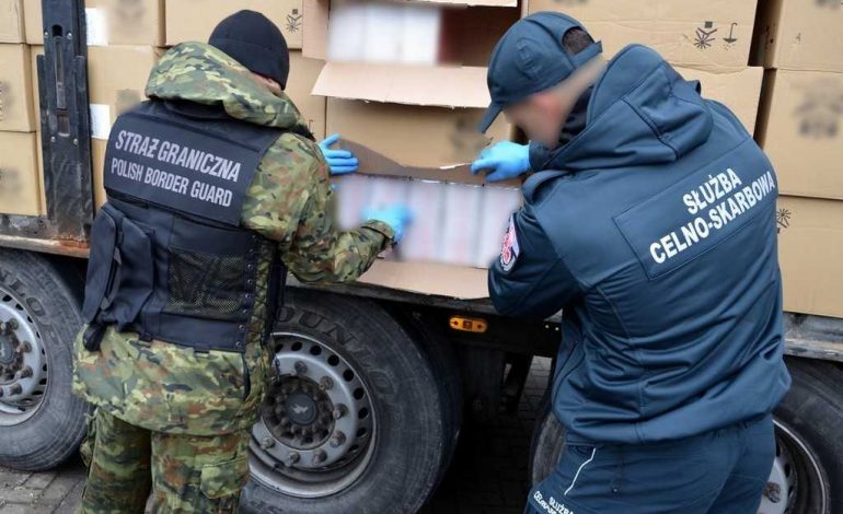 Zełenski podpisał ustawy o przystąpieniu Ukrainy do „bezwizowego ruchu celnego” z UE