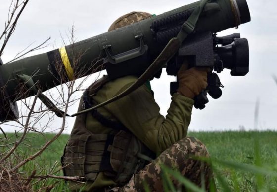 Brytyjski minister obrony: Ukraina może „legalnie” atakować cele wojskowe w Rosji