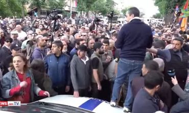 W Erywaniu wrze. Ormiańska opozycja domaga się dymisji Pasziniana