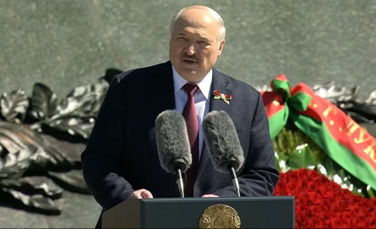 Łukaszenka na placu Zwycięstwa w Mińsku o zagrożeniu militarnym ze strony Polski