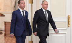 Miedwiediew publicznie znieważył Putina