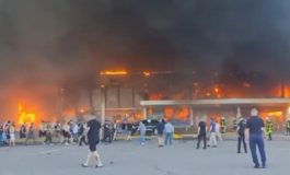 Okupanci zbombardowali centrum handlowe: Zełenski: „Liczba ofiar jest niewyobrażalna” (WIDEO)