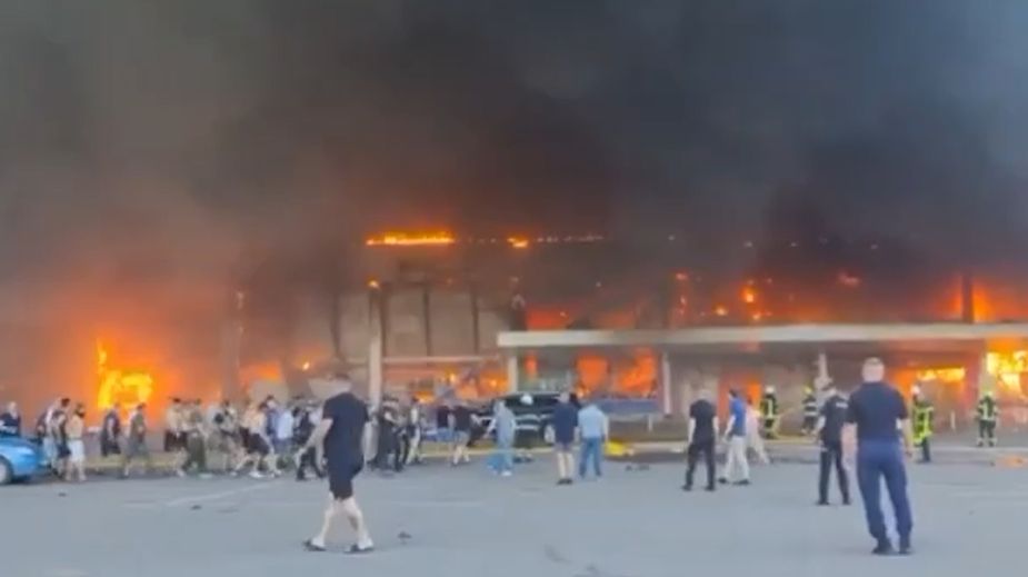 Zbombardowane centrum handlowe