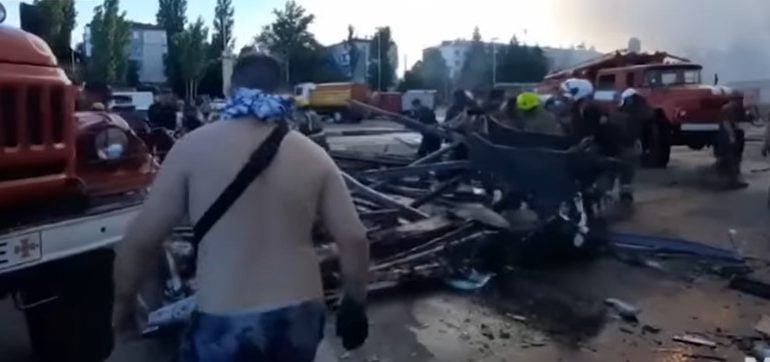 Moskwa dumna z ataku na Krzemieńczuk. Twierdzi, że centrum handlowe, na który spadły rosyjskie rakiety to obiekt wojskowy