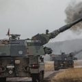 Niemieckie Panzerhaubitze 2000 trafiły już na front wojenny fot: twitter.com/oleksiireznikov