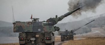 Niemieckie Panzerhaubitze 2000 trafiły już na front wojenny fot: twitter.com/oleksiireznikov