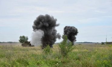Rosjanie ostrzeliwują ukraińskie pola pociskami zapalającymi