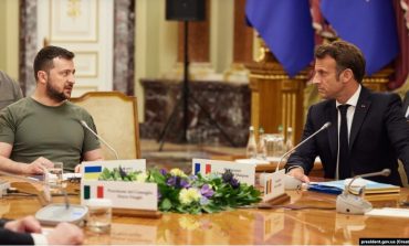 Macron po rozmowie telefonicznej: „Komentarze Rosji były dziwne i groźne”
